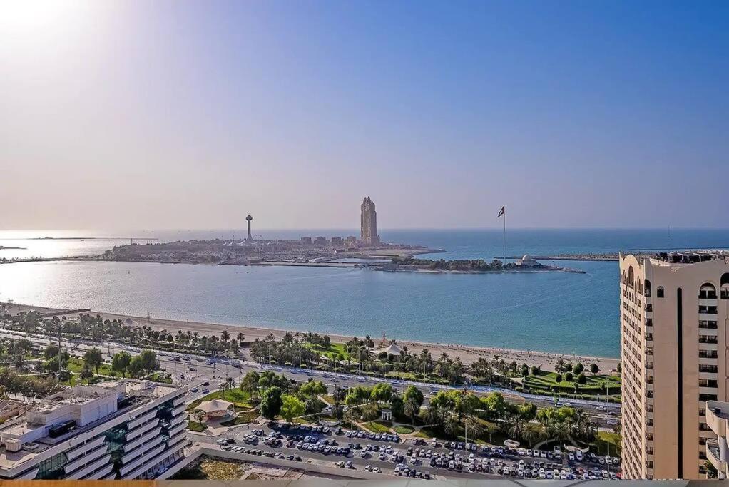 Lovely 3 Bedroom Apartment Beach Front Abu Dhabi Exterior foto